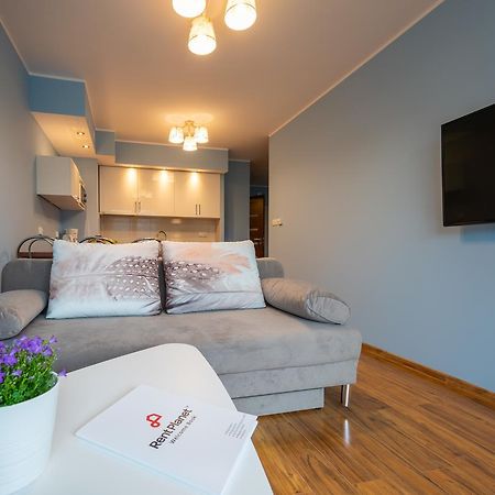 Rentplanet- Apartamenty Poezja - Dworcowa ชกลาร์สกา ปอเรมบา ภายนอก รูปภาพ