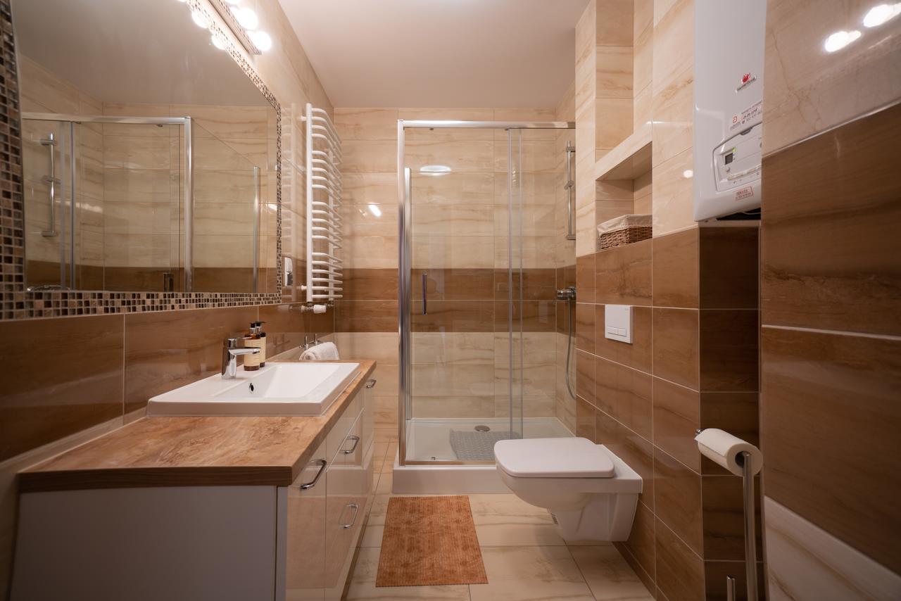 Rentplanet- Apartamenty Poezja - Dworcowa ชกลาร์สกา ปอเรมบา ภายนอก รูปภาพ